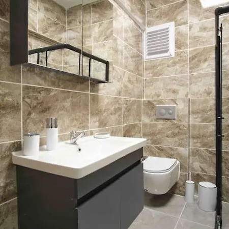 A Chic Flat At The Best Location Daire İstanbul
